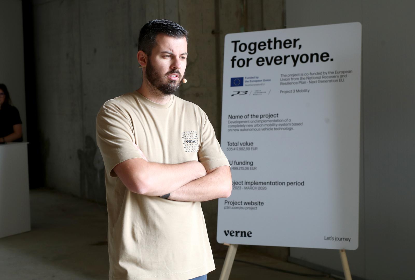 26.06.2024., Zagreb, Kerestinec - U Rimcevom kampusu u Kerestincu predstavljen je projekt robotaksija koji razvija jedna od kompanija u ekosferi Mate Rimca. Projekt robotaksija vodio se pod imenom Project 3 Mobility no ime je promijenjeno u Verne. Robotaksiji bi, prema planu, do 2025. godine trebali zapoceti s prijevozom putnika u Zagrebu. ZA ostvarenje projekta dobivena je ukupona investicija od Europske unije u iznosu od 180 milijuna eura, a za projekt robotaksija financirali su sa 100 milijuna eura i drugi investitori. Photo: Zeljko Lukunic/PIXSELL