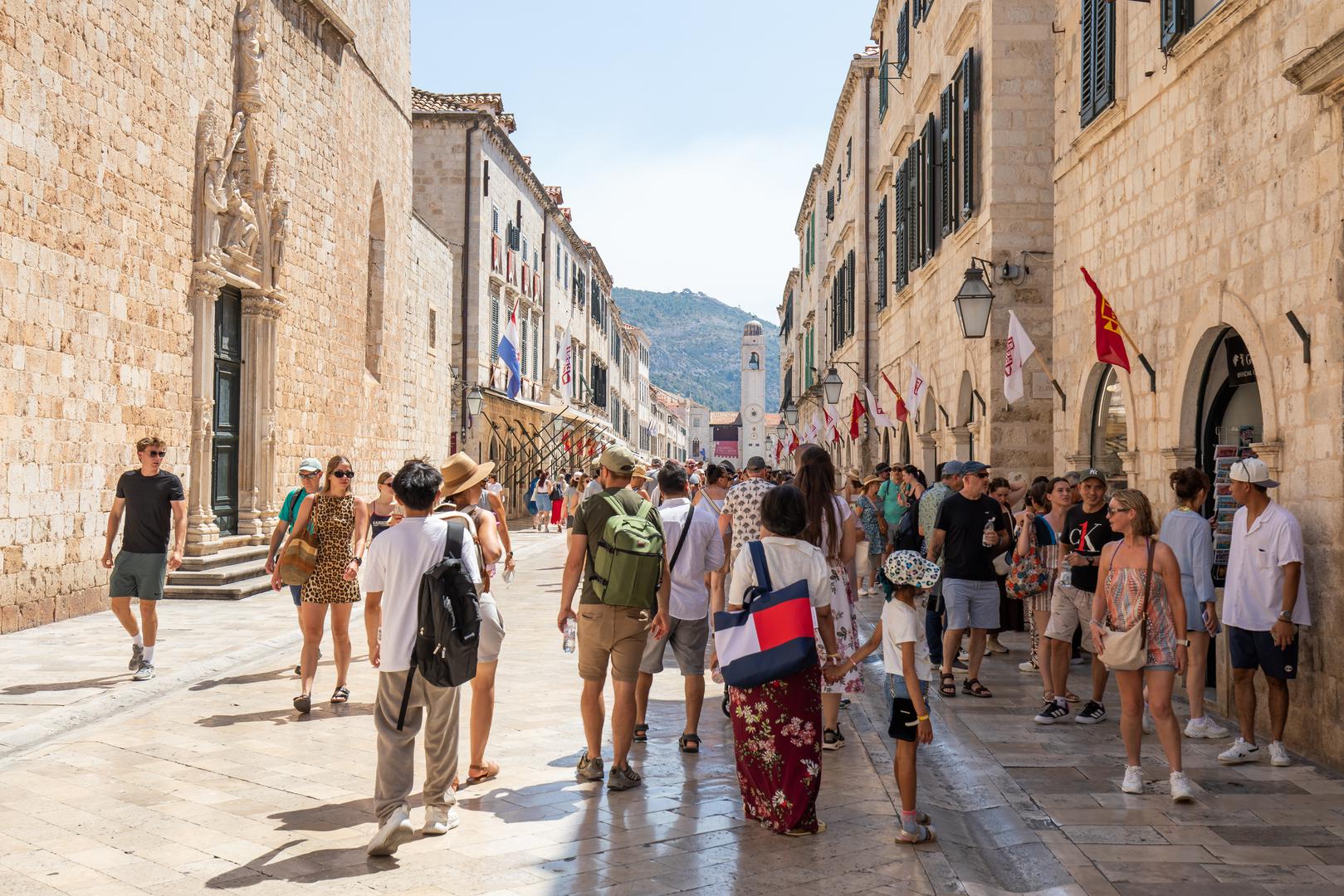 Hrvatska je Nijemcima već godinama jedna od omiljenih turističkih destinacija, no njihovi se posjeti, navodi njemački portal t-online, najčešće vežu uz poznata jadranska ljetovališta. Oni koji žele upoznati i drukčije lice Hrvatske mogli bi, međutim, krenuti izvan najpoznatijih turističkih ruta. 