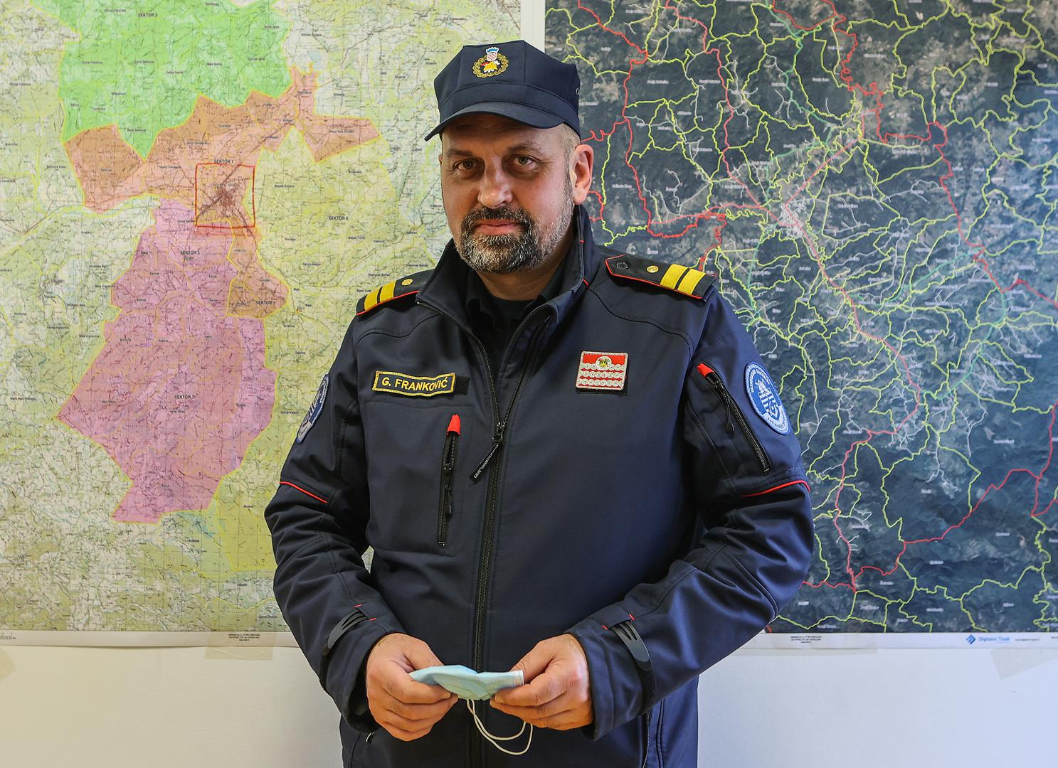 12.01.2021., Glina - Goran Frankovic zapovjednik vatrogasnog mjesta Glina, proveo je digitalizaciju sustava svih vatrogasnih intervencija provedenih na podruciju stradalom od potresa.Photo: Marko Prpic/PIXSELL