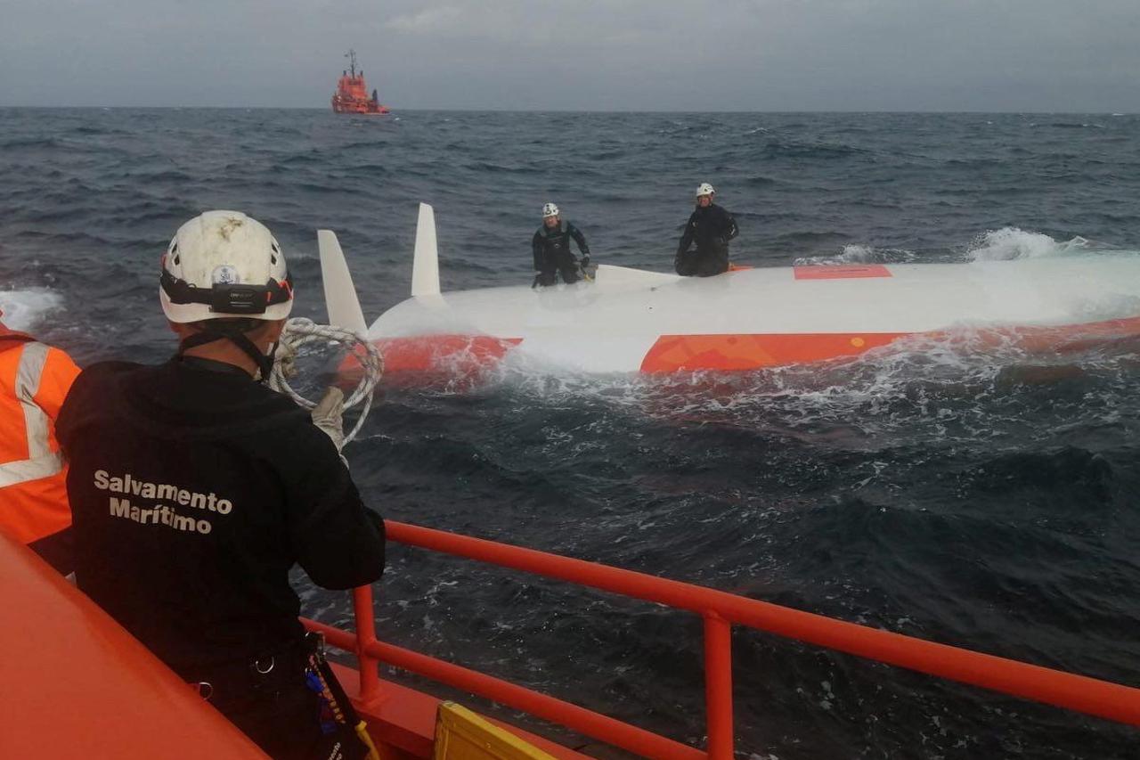 Spašavanje Francuza iz prevrnute jedrilice