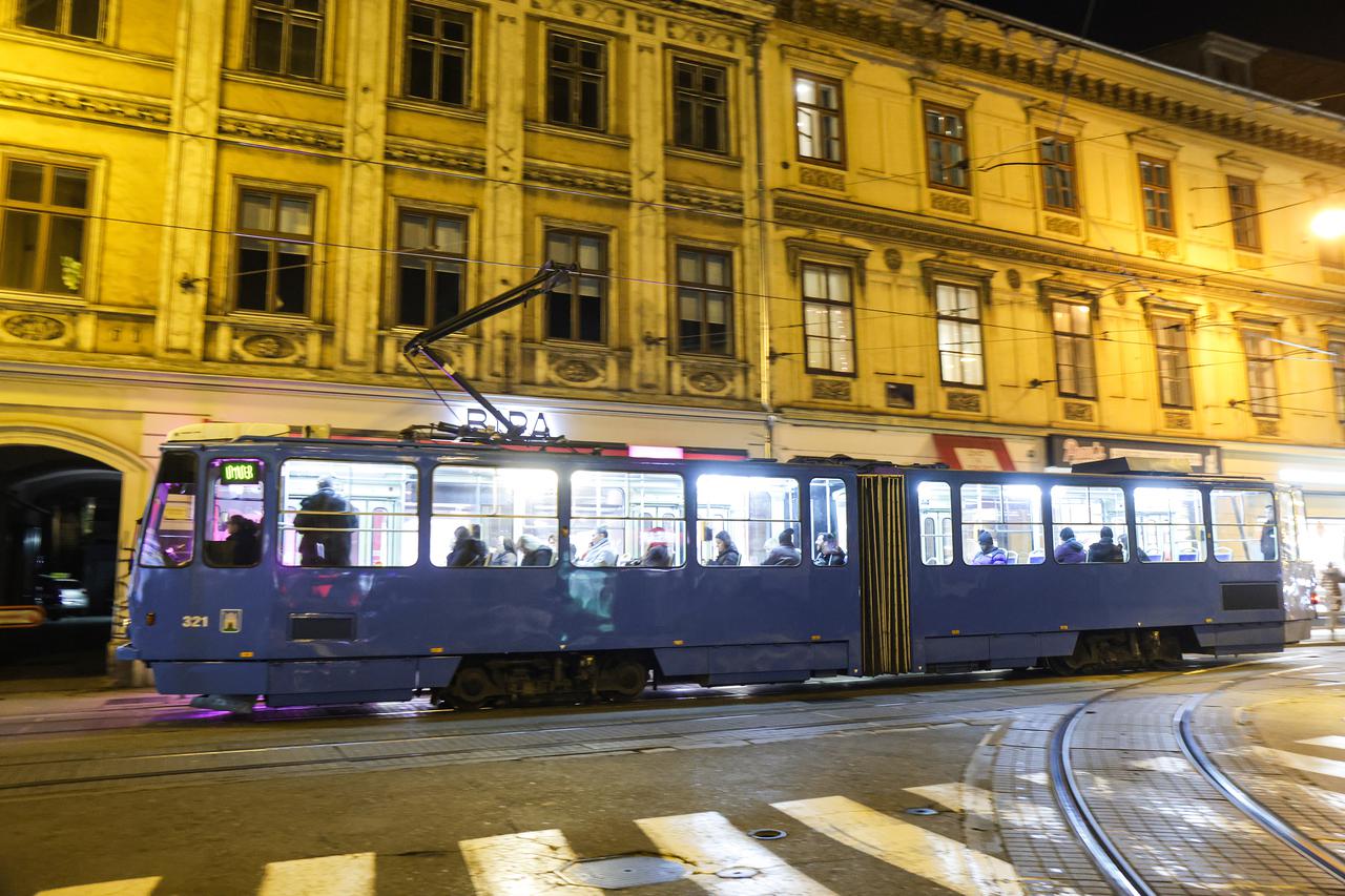 Zagreb: Od 1. siječnja sva vozila javnog prijevoza prometuju bez reklamnih poruka