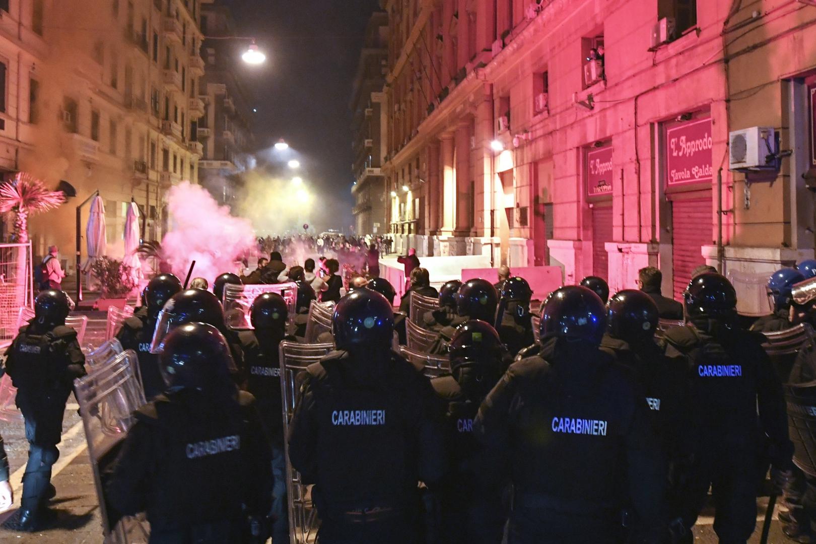 Hundreds of people clash against police during the protest over the curfew and the prospect of lockdown in Naples. The governor of Campania ordered from 23 October, a curfew from 11 pm till morning due to spike in coronavirus infections in the region /IPA/PIXSELLPhoto: IPA/PIXSELL