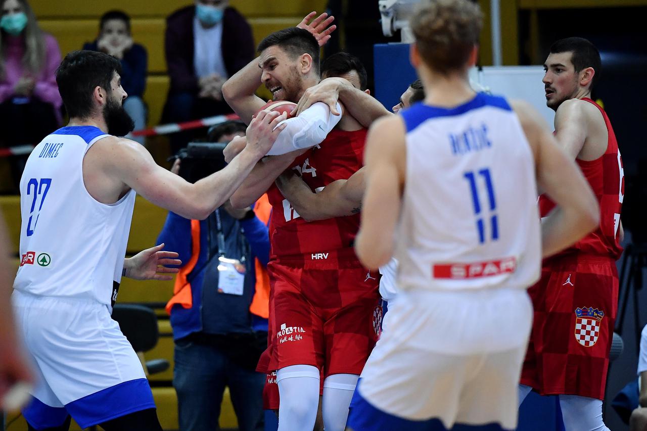 Zagreb: Kvalifikacijska utakmica Hrvatska - Slovenija za košarkaško SP 2023. godine,
