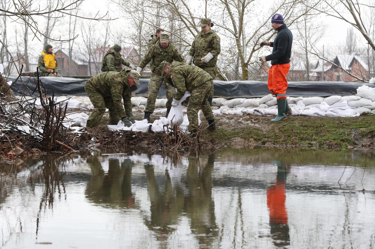 Jasenovac: Proglešeno izvanredno stanje, rekordan vodostaj Save
