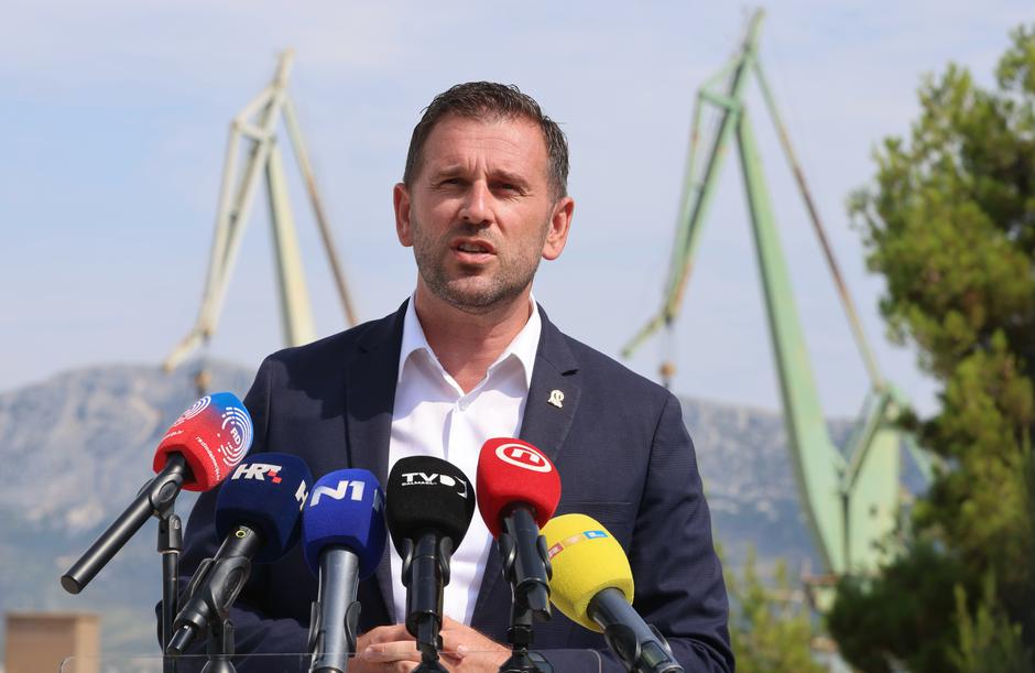 Split: Tomislav Šuta održao konferenciju za medije ispred Brodosplita