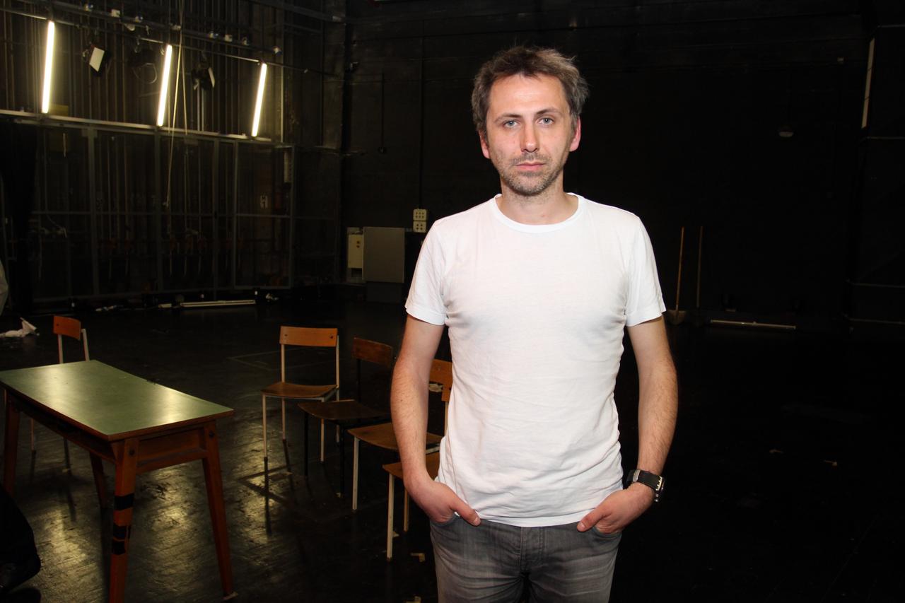 14.04.2014., Rijeka - HKD teatar. Predstava Aleksandra Zec, HKD Teatra u reziji Olivera Frljica. Dramaturg Marin Blazevic, glumci Ivana Roscic, Jelena Lopatic, Tanja Smoje, Igor Kovac, Nikola Nedic, Jurica Marcec i djevojcice: Jana Mileusnic, Lucija Filic