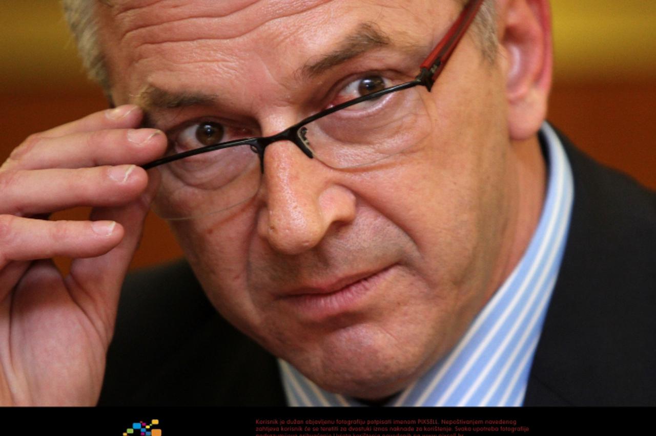 '21.10.2012., Zagreb, - Ranko Ostojic, ministar unutarnjih poslova dao je izjavu za javnost o prisluskivanju ljudi. Photo: Anto Magzan/PIXSELL'