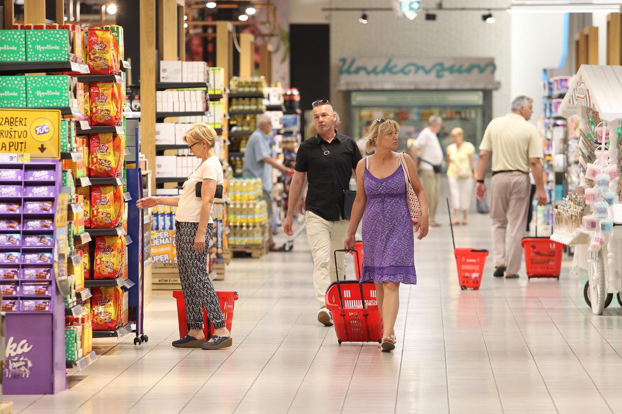 Zagreb: SuperKonzum na Radni?koj cesti 