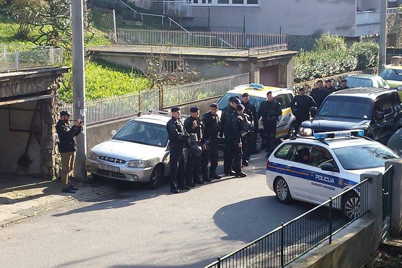 Deložacija Dugi Dol