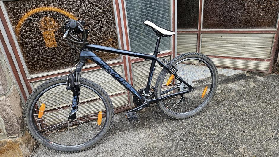 Zaboravljeni bicikli koje su ostavili gosti kafića Balote u Osijeku