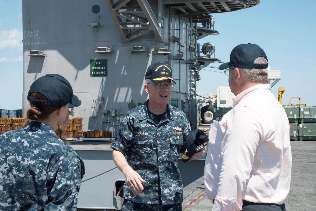 Nosač zrakoplova USS Abraham Lincoln