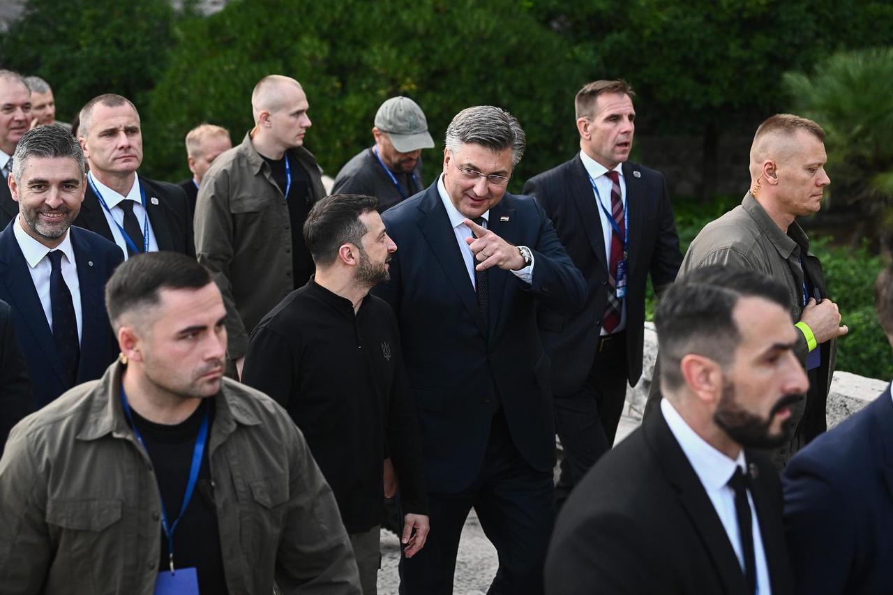 Dubrovnik: Predsjednik Ukrajine Volodimir Zelenski u društvu Andreja Plenkovića prošetao je Stradunom