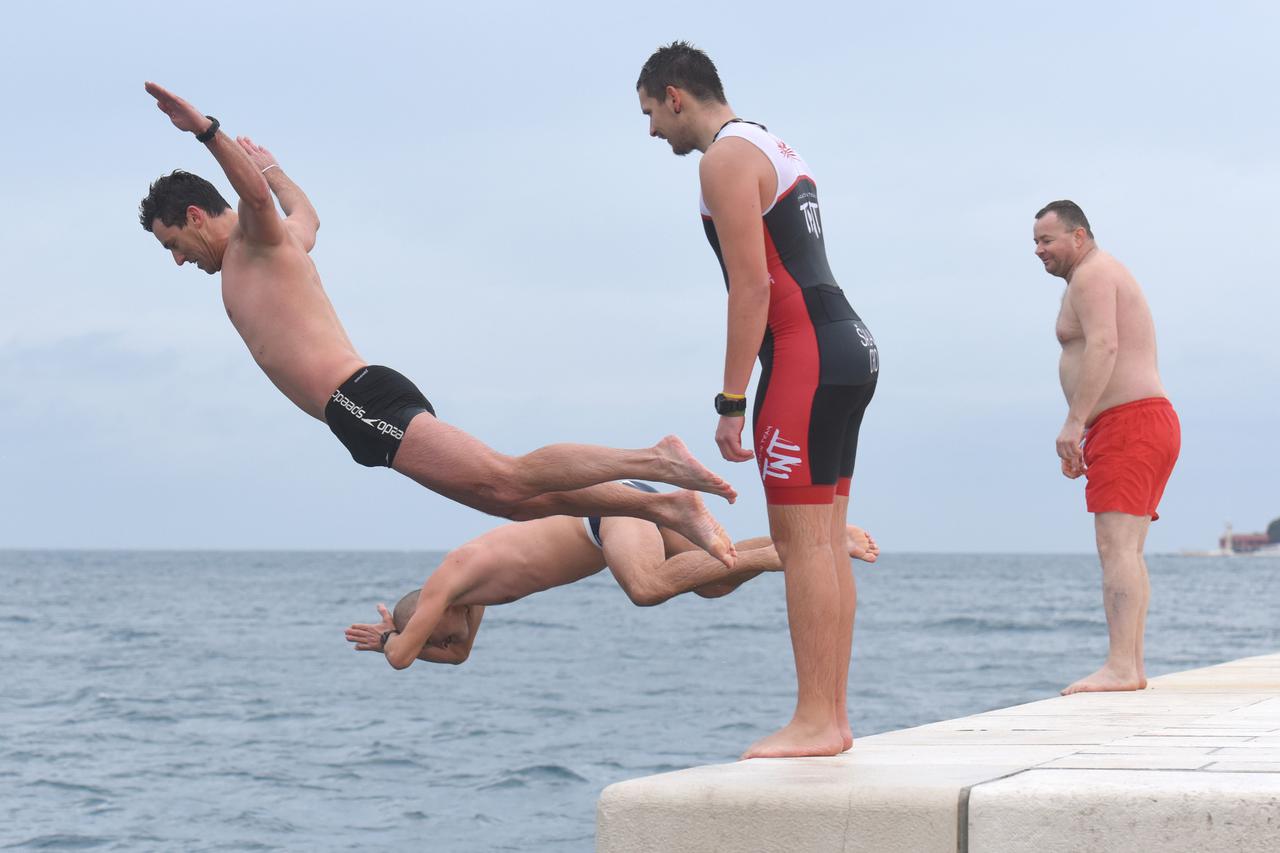 Zadar: Novogodišnje kupanje na Morskim orguljama
