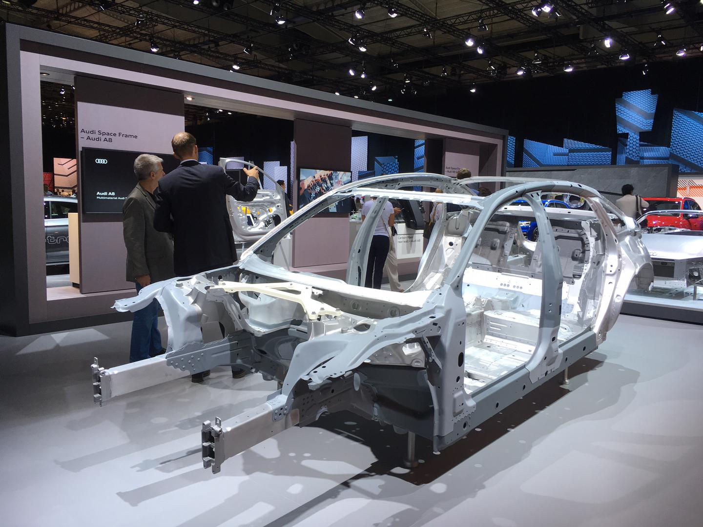 U Hrvatskoj se prvi primjerci ovog luksuznog automobila očekuju u siječnju.