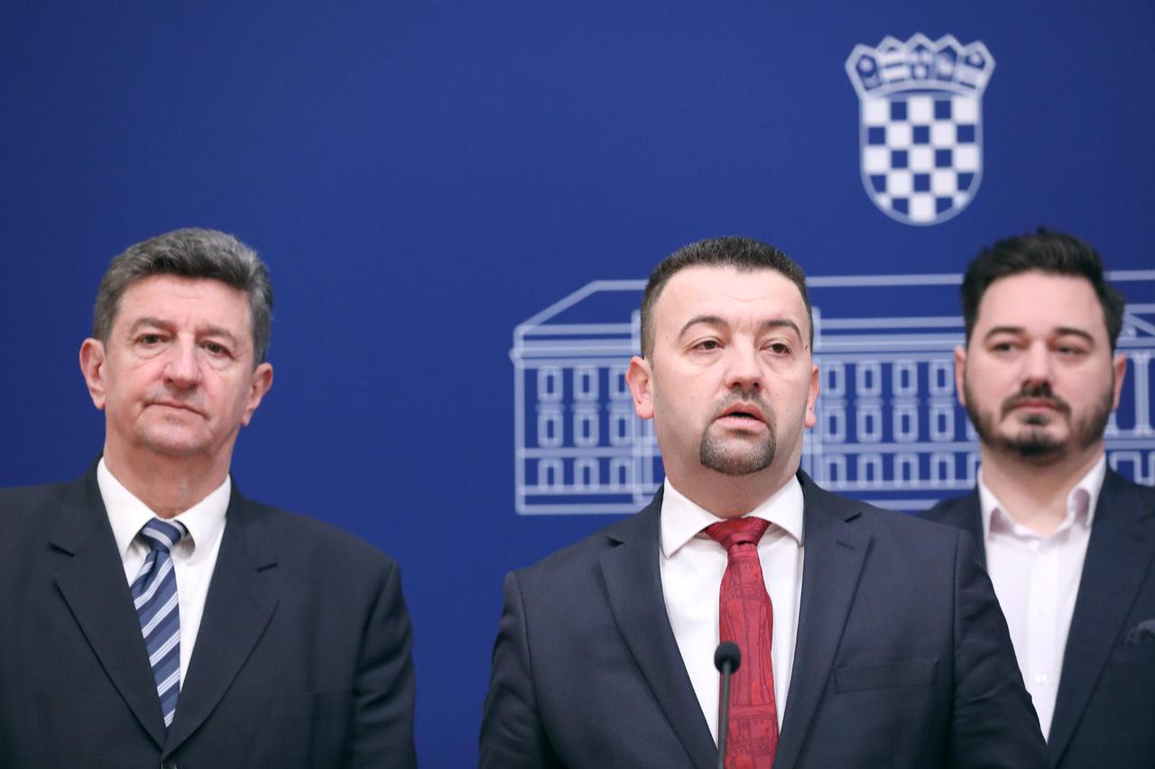 Zagreb: Pavliček i Sačić o regrutaciji hrvatskih policajaca u Srbiji
