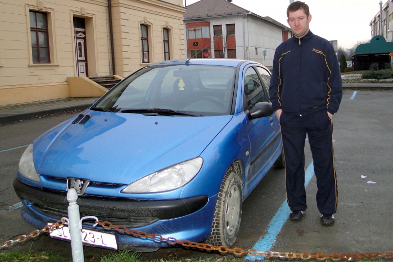 \'140111- slatina   - od drazena suska iz slatine kristijan B. (19) iz Camagajevaca \'posudio\' je osobni automobil s kljucevima 10. sijecnja oko 9 sati, a automobil je u osijek pronadjen oko 13,30 sa