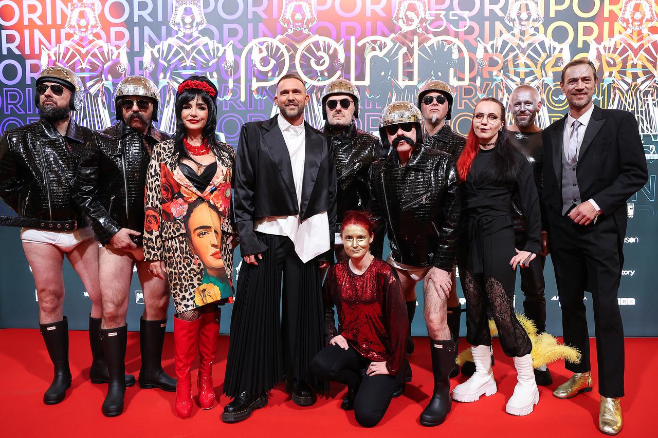 Split: Dolazak uzvanika na svečanu dodjelu 33. glazbene nagrade Porin