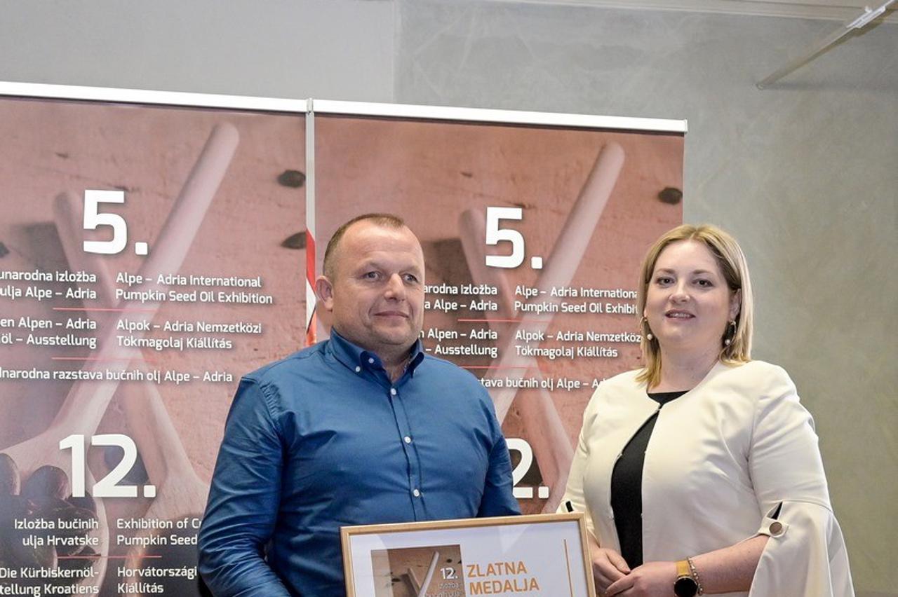 Josip Žmegač šampion 5. međunarodne izložbe bučinih ulja 'Alpe - Adria'