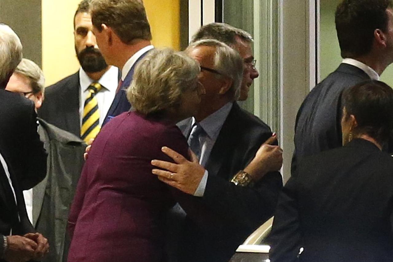 Jean-Claude Juncker i Theresa May
