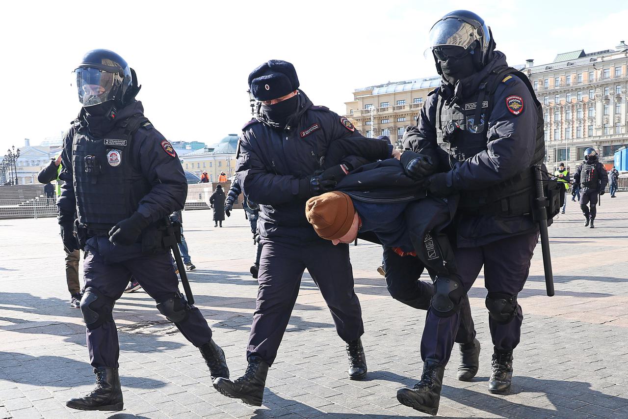 Rusija: Gra?ani prosvjeduju protiv ruske invazije na Ukrajinu