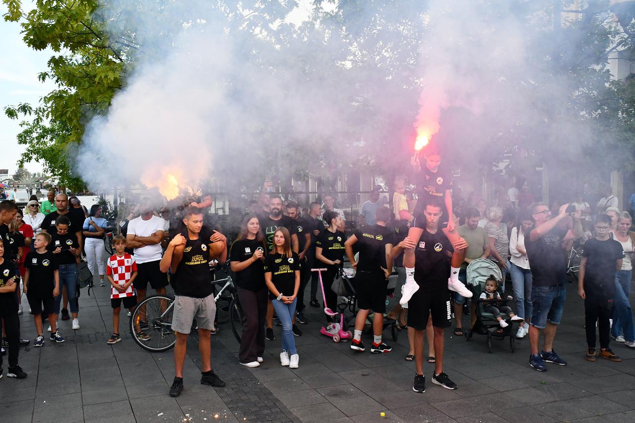 Slavonski Brod: Svečani doček kanuistice Vanese Tot sa Svjetskog prvenstva u Mađarskoj 