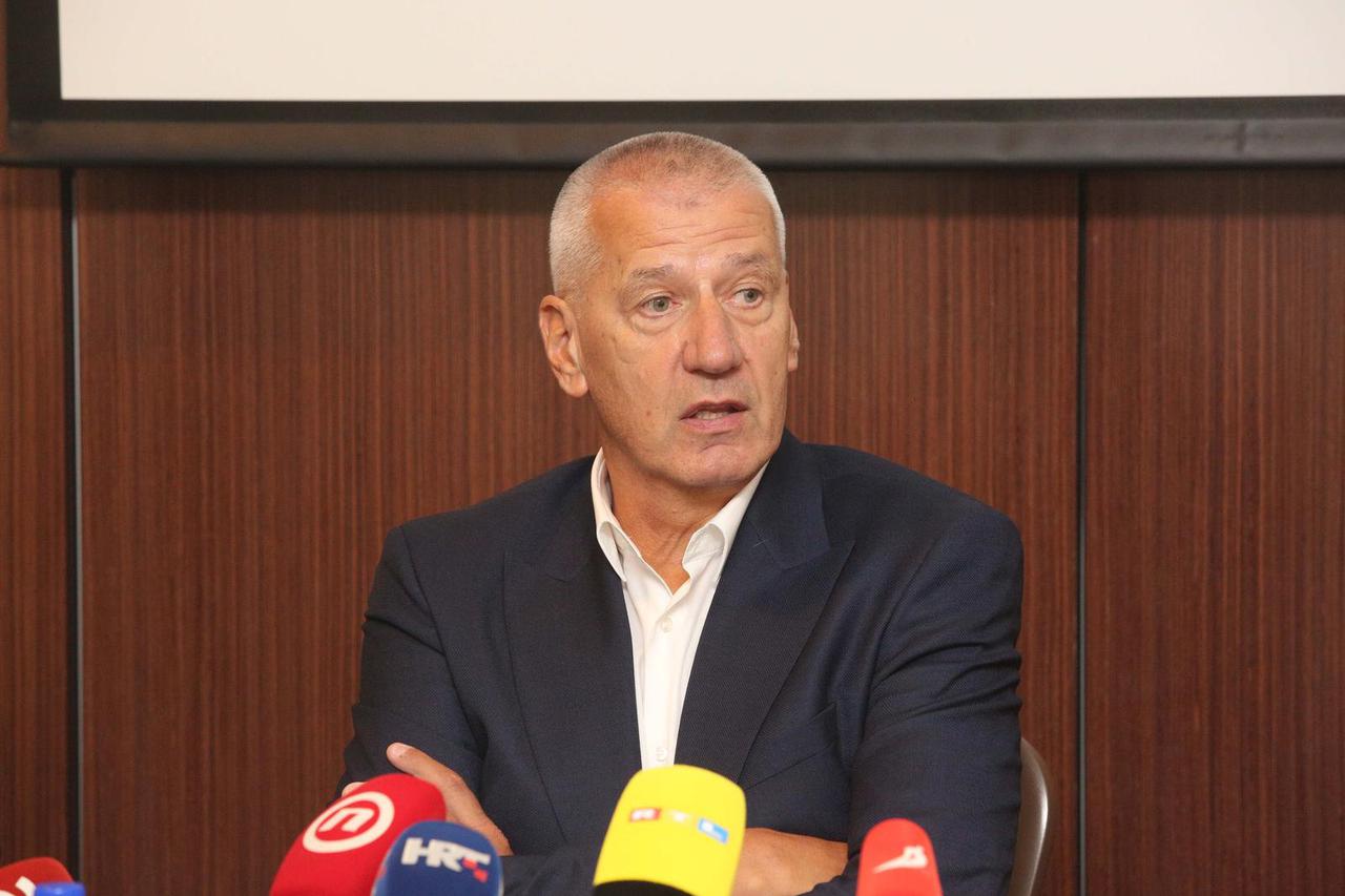 Zagreb: HKS-ov sportski direktor Aleksanadar Petrović još nije pronašao novog izbornika