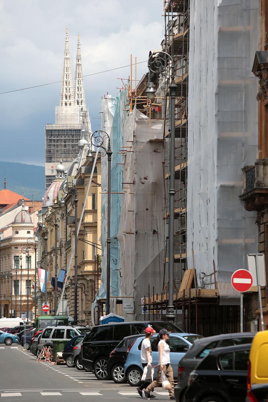 Tomislavov trg pročelja