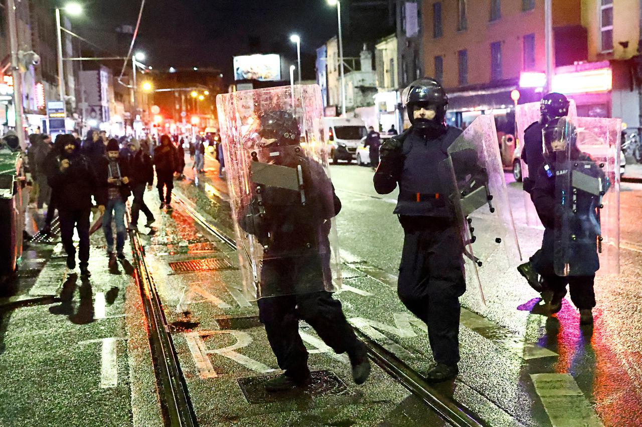 Neredi u Dublinu iza sebe ostavili pustoš