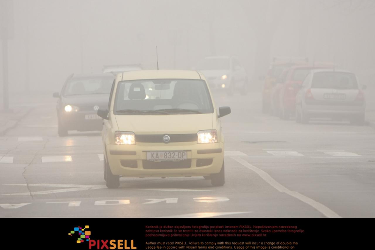 '17.11.2011. Karlovac - Jutarnja magla i temperature ispod nule u gradu. Photo: Kristina Stedul Fabac/PIXSELL'