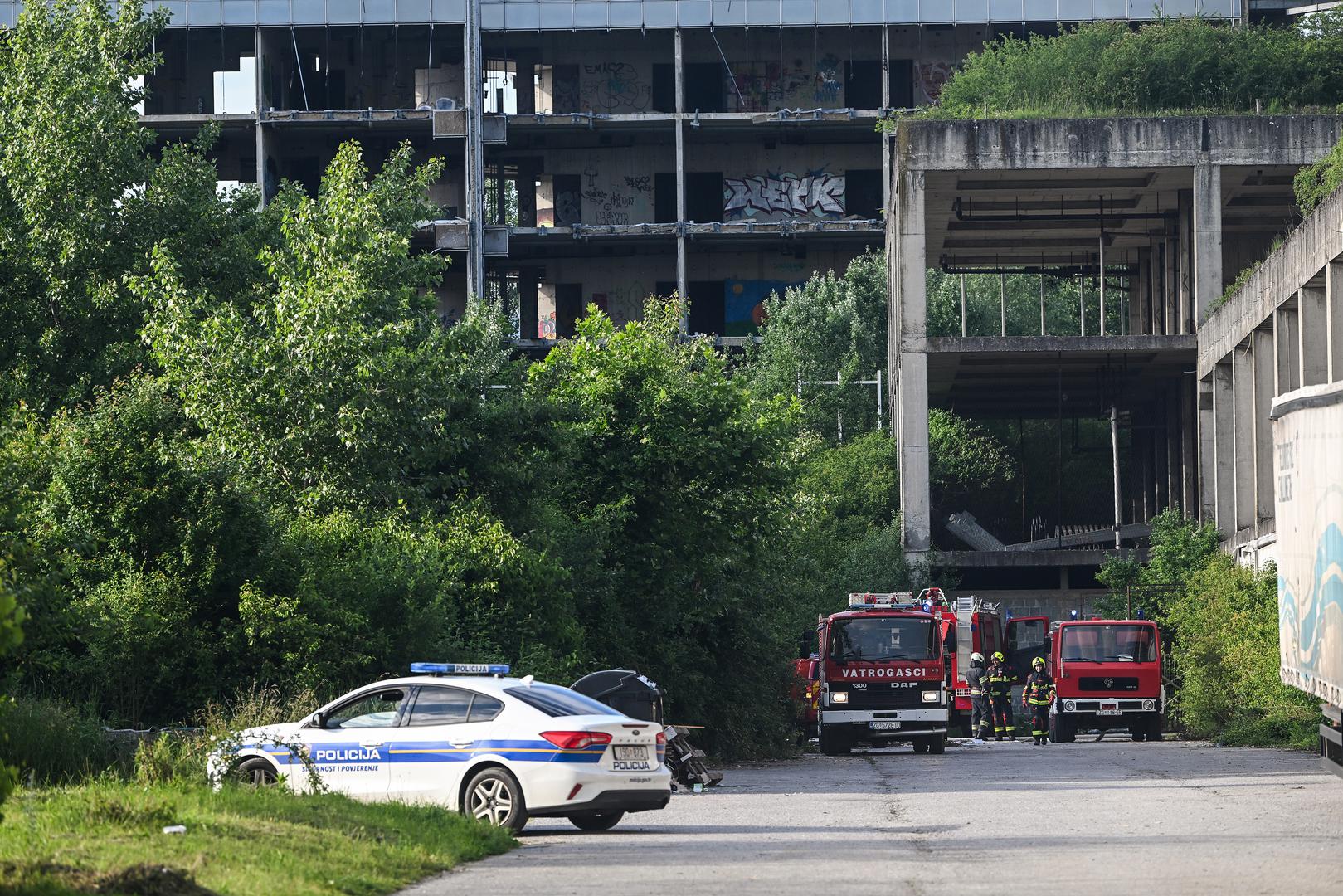 Što kaže policija? Iz Policijske uprave Zagrebačke kazali su da je požar buknuo iz za sada neutvrđenog razloga te kako materijalna šteta još nije utvrđena, a više informacija bit će poznato nakon očevida koji tek treba uslijediti.