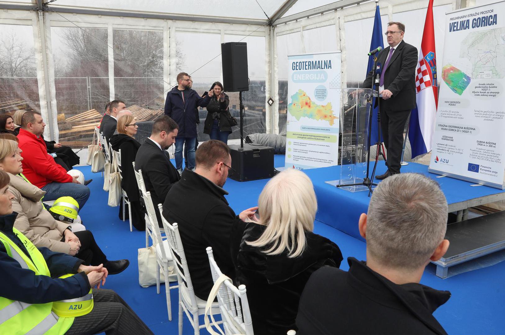 28.02.2025., Velika Gorica - Obiljezavanje pocetka izrade istrazne geotermalne busotine Velika Gorica GT-1, kljucne faze u istrazivanju geotermalnog potencijala Velike Gorice. Pocetku radova nazocili su Marijan Krpan, predsjednik Uprave Agencije za ugljikovodike, Zsuzsanna Ortutay predsjednica Uprave INA e, Kresimir Ackar, gradonacelnik V.Gorice i Goran Romek, drzavni tajnik Ministarstva gospodarstva, izaslanik prerdsjednika Vlade RH Photo: Robert Anic/PIXSELL