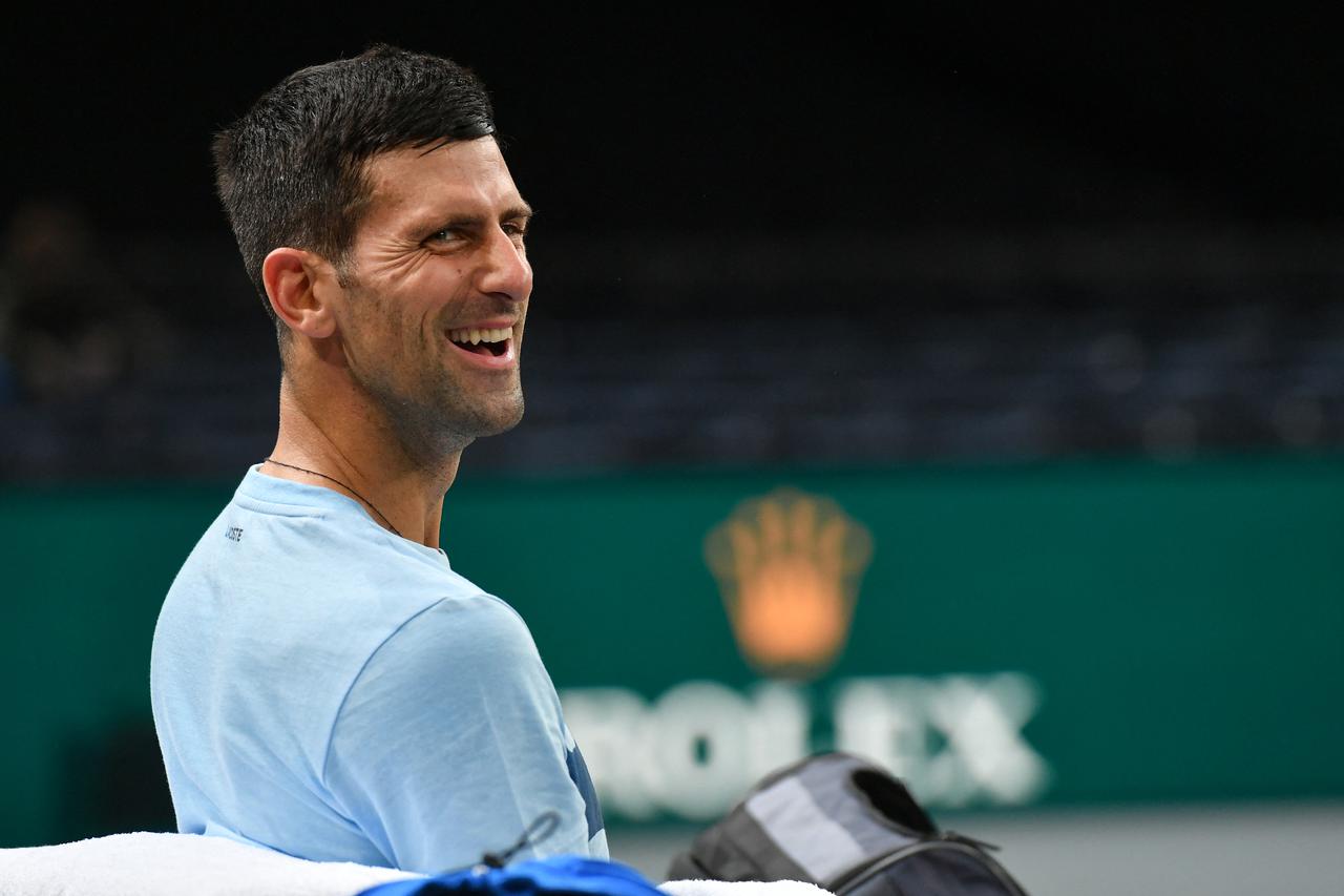 Novak Djokovic (Nole) lors de son entrainement pendant le tournoi Rolex Paris Masters 2022 à l'Accor Arena à Paris