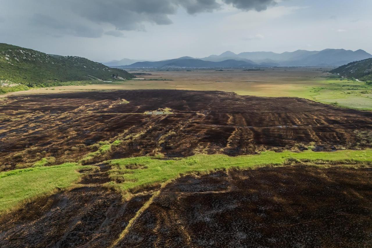 Pogled iz zraka na posljedice požara u ornitološkom rezervatu Orepak