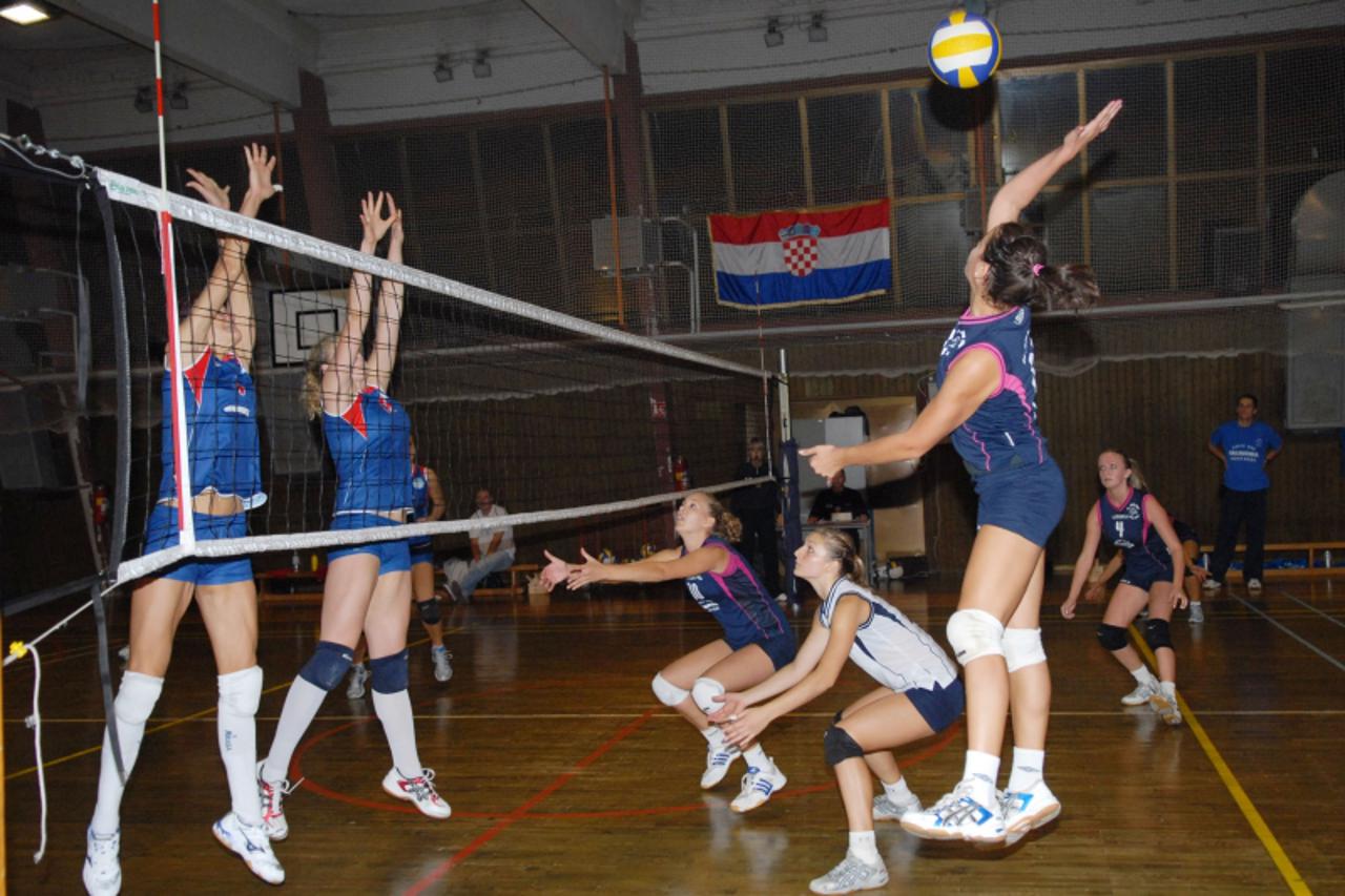 'karlovac duga resa, sport, odbojkaska utakmica ok plavi zmaj iz duga rese i ok rijeka iz rijeke,011009 photo: kristina stedul fabac/VLM'