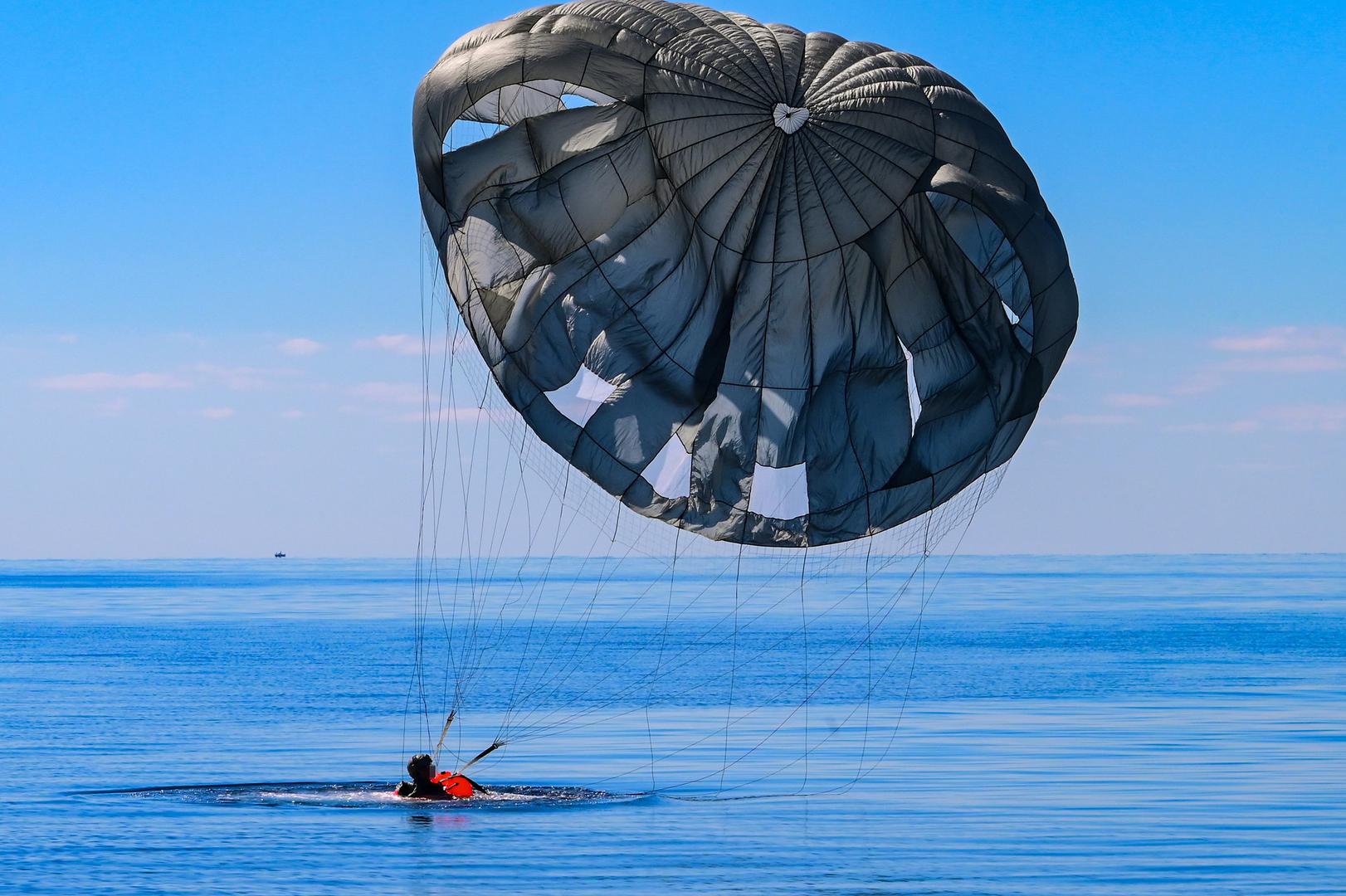 Poseban naglasak stavljen je na realne scenarije i instinktivno gađanje. 