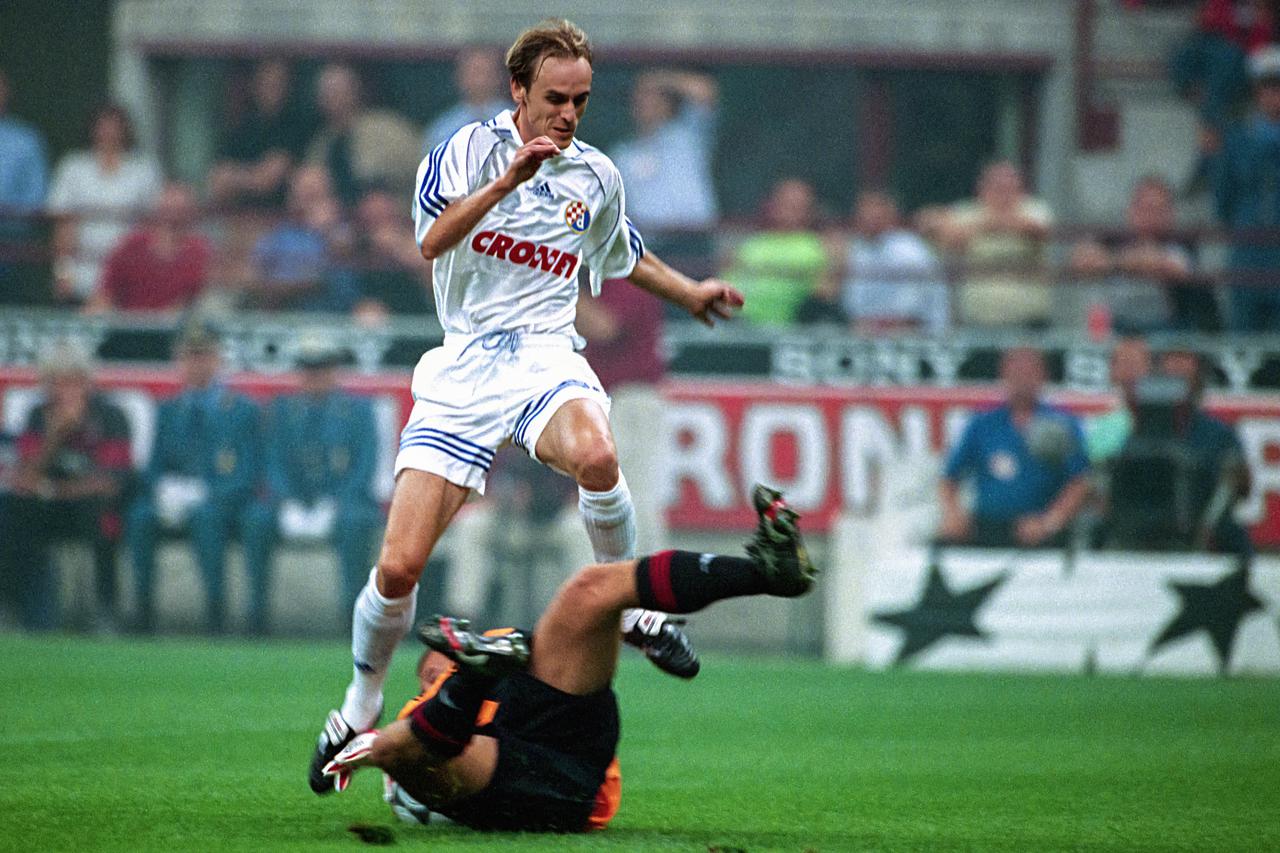 Milano: Prva utakmica 3. kvalifikacijskog kruga za Ligu prvaka, AC Milan - Dinamo Zagreb  3:1, 09.08.2000.