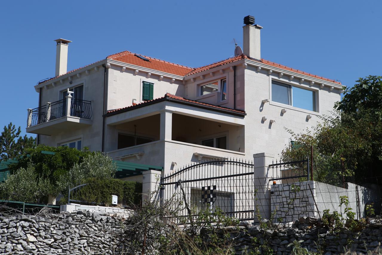 Nerežišća: Kuća bivšeg ministra Lovre Kuščevića