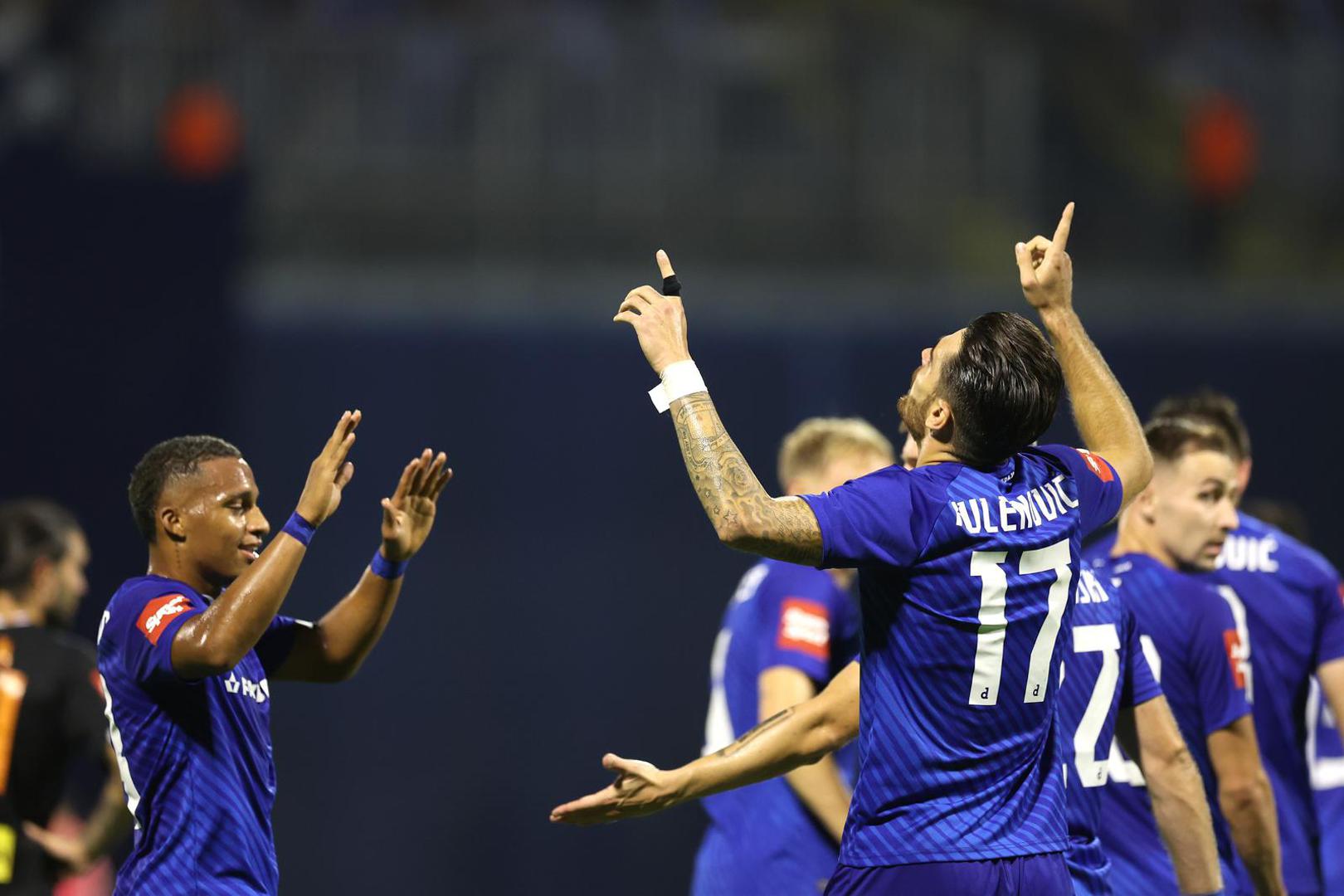 Rijeka i Hajduk su konstantno na nekom od prva dva mjesta. 
