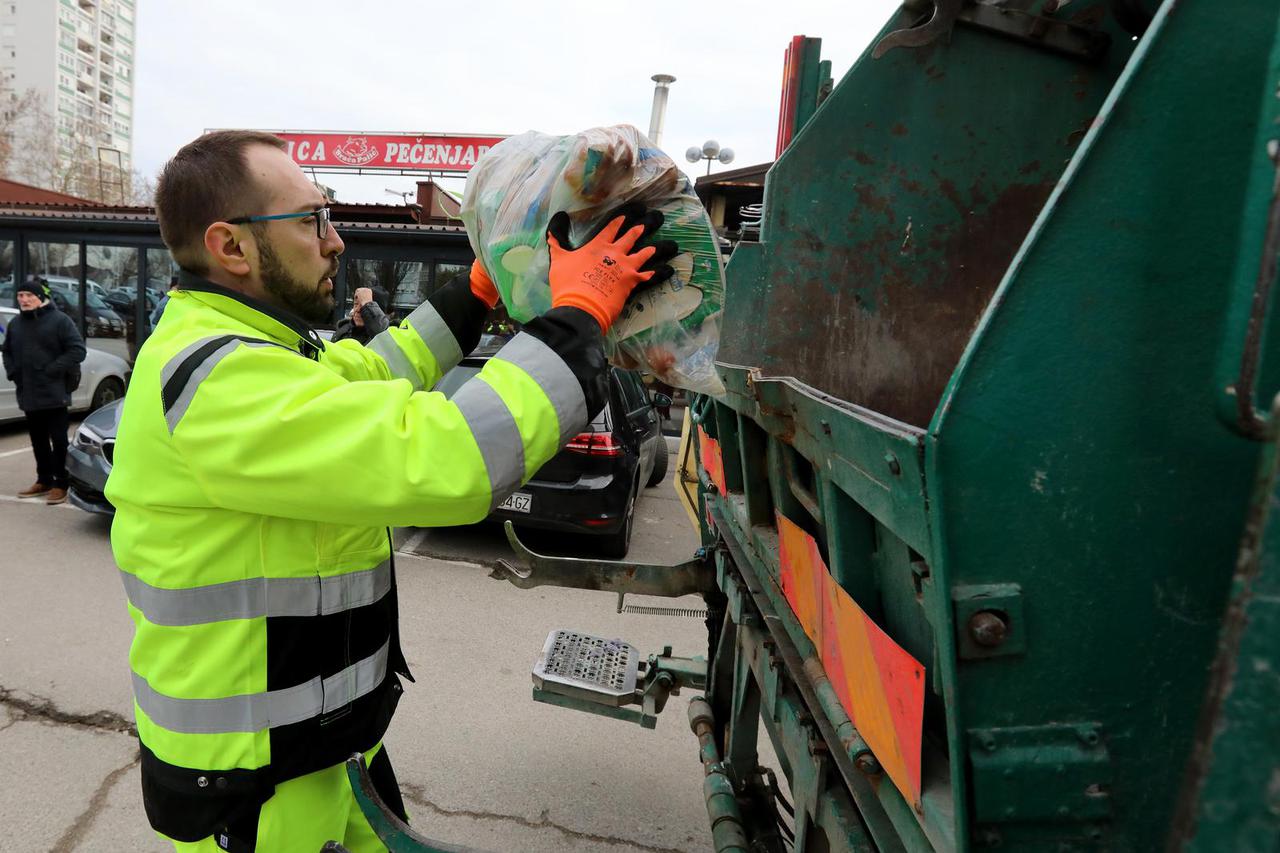 Zagreb: Gradonačelnik Tomašević s radnicima Čistoće skupljao nakupljeni otpad