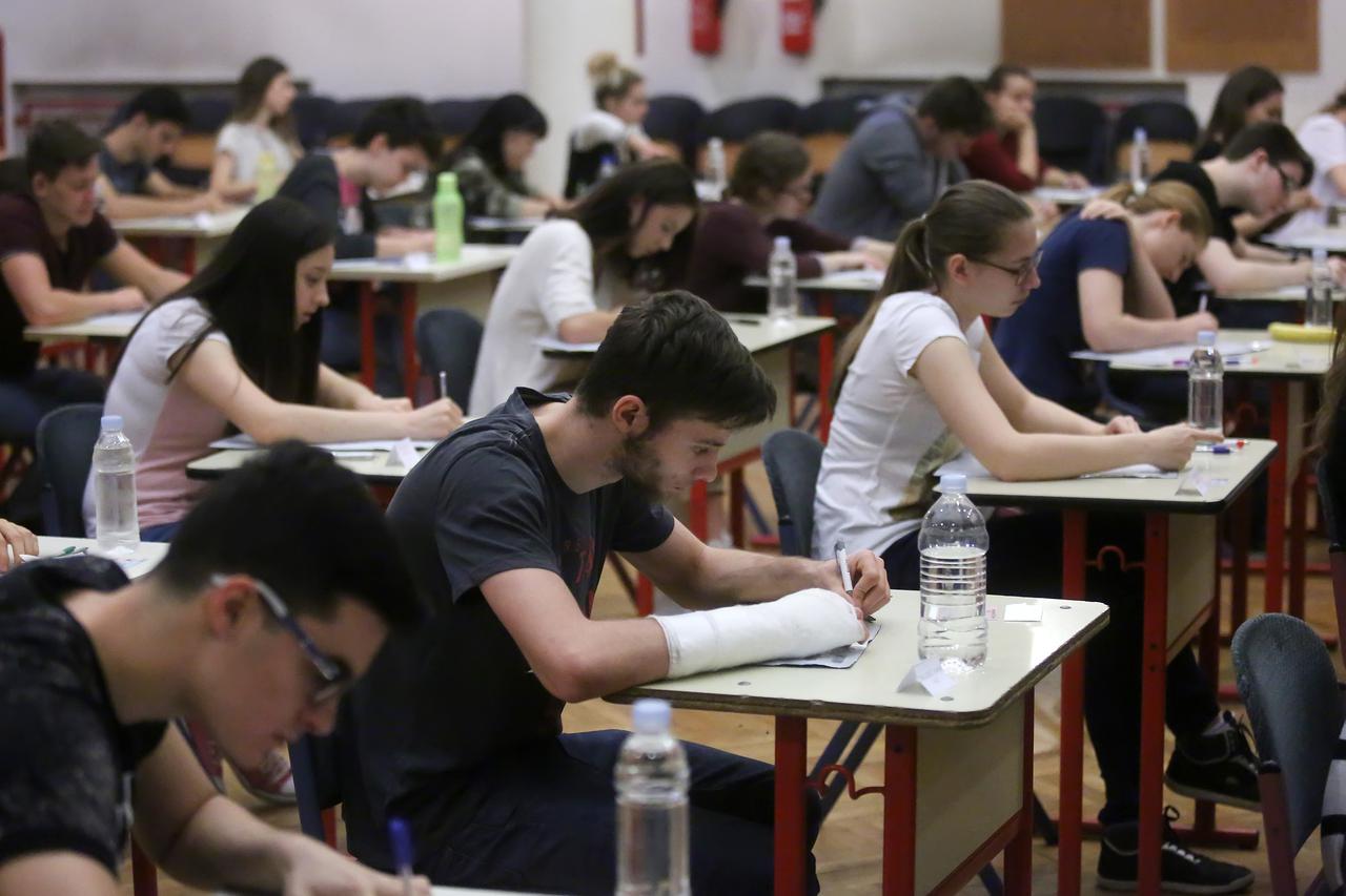 Ove godine na ispit iz matematike izaći će 11.863, a na hrvatski 23.014 učenika