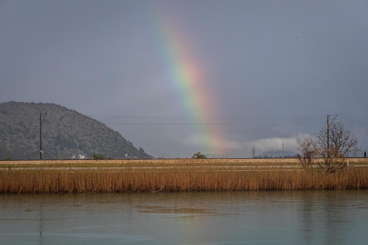 Opuzen: Duga iznad Neretve