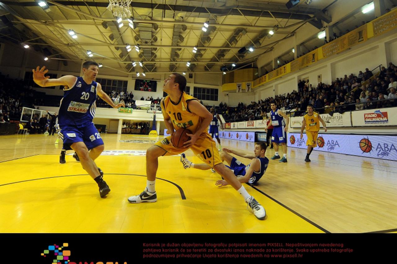 '15.12.2012., Split - Regionalna kosarkaska ABA liga, 13. kolo: KK Split - KK Zadar. Filip Kruslin i Barisa Krasic.  Photo: Tino Juric/PIXSELL'