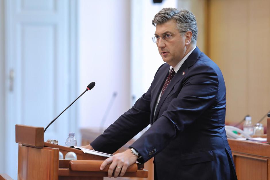 Zagreb: Rasprava u Saboru o opozivu ministra Gordana Grlića Radmana