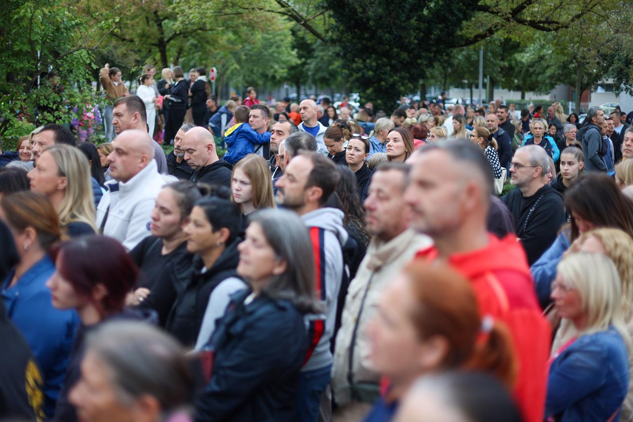 Zagreb: Održan je prosvjed protiv nasilja ispred OŠ Retkovec