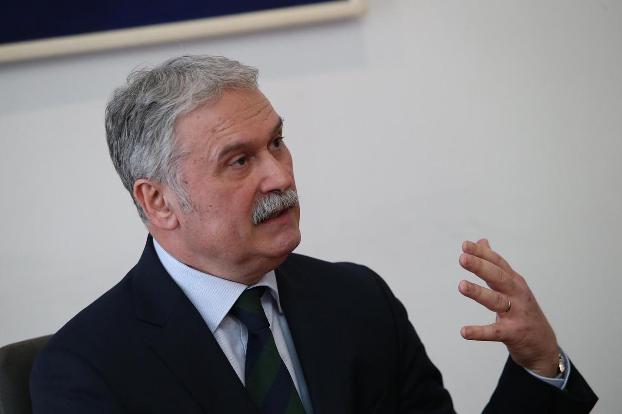 Split: Profesor Dragan Ljuti? novi je rektor Sveu?ilišta u Splitu