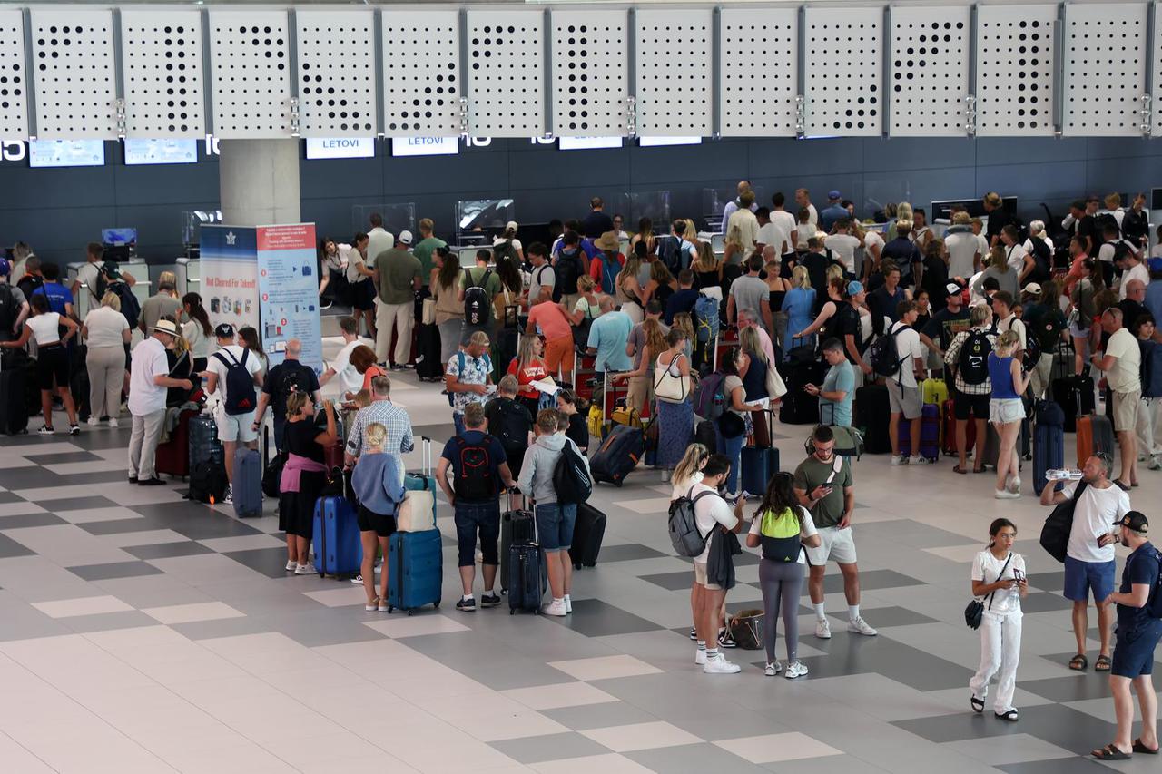 Zračna luka Split danas broji ukupno 215 letova s 55000 putnika koji će proći kroz zračnu luku