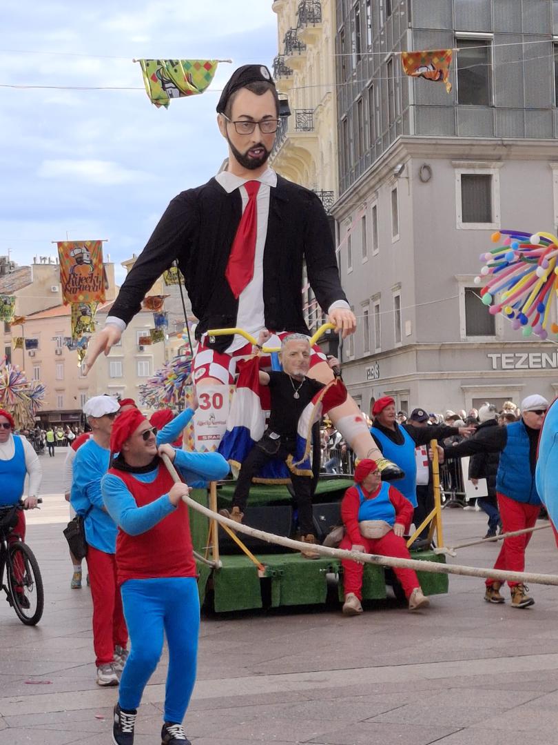 Nakon skoro mjesec dana tijekom kojeg su Rijekom vladale maškare, završni program 43. Riječkog karnevala kulminirao je Međunarodnom karnevalskom povorkom koja je središtem grada i na okolne ulice Rijeke okupila 100 karnevalskih grupa s više od 11.000 sudionika. 