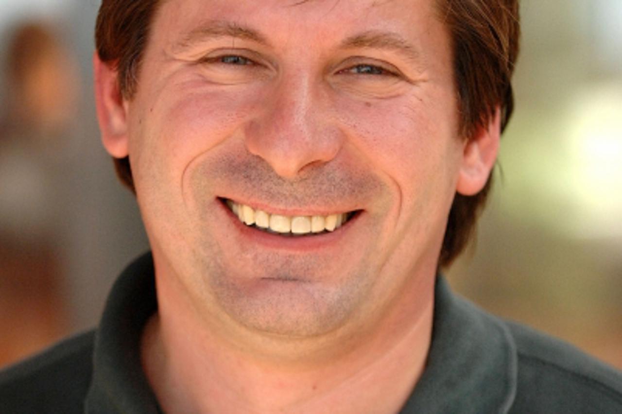 'VARAZDIN/MEDJIMURJE- 03.10.09., Cakovec, Hrvatska- U Gospodarskoj skoli odrzan 13. Sajam ekologije i zdrave prehrane a ujedno i 1. Festival buce. Rudi Grula, organizator sajma. Photo: Vjeran Zganec-R