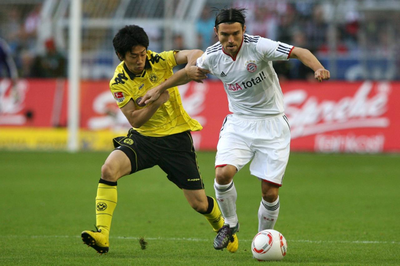 'RESTRICTIONS / EMBARGO - ONLINE CLIENTS MAY USE UP TO SIX IMAGES DURING EACH MATCH WITHOUT THE AUTHORISATION OF THE DFL. NO MOBILE USE DURING THE MATCH AND FOR A FURTHER TWO HOURS AFTERWARDS IS PERMI