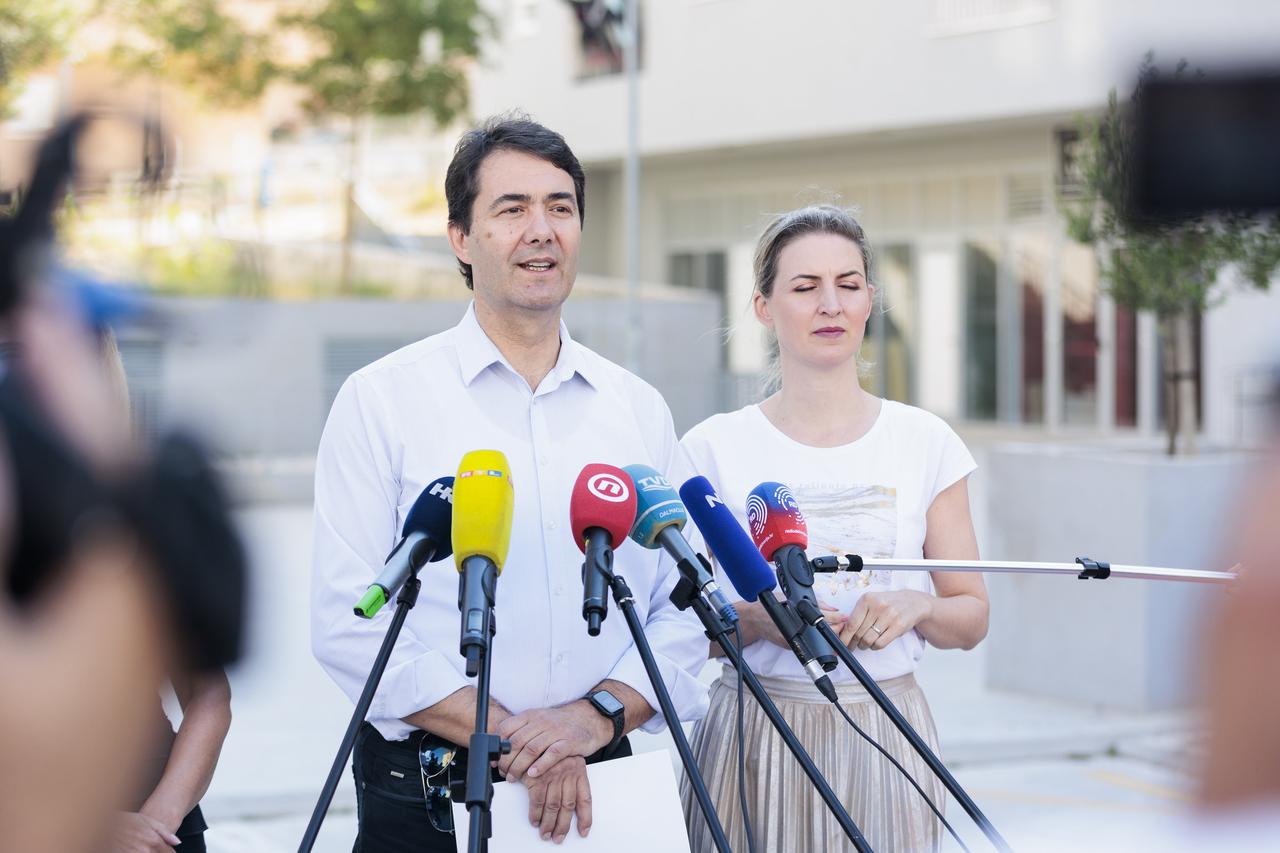 Split: Konferencija za medije Zorana Đogaša na temu plana za splitske obitelji